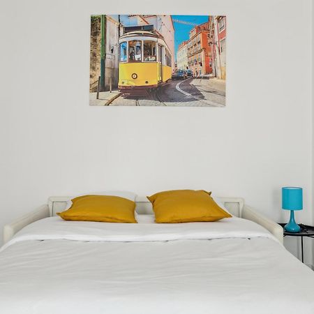 Chic And Comfortable Apart In Paris Apartment Exterior photo